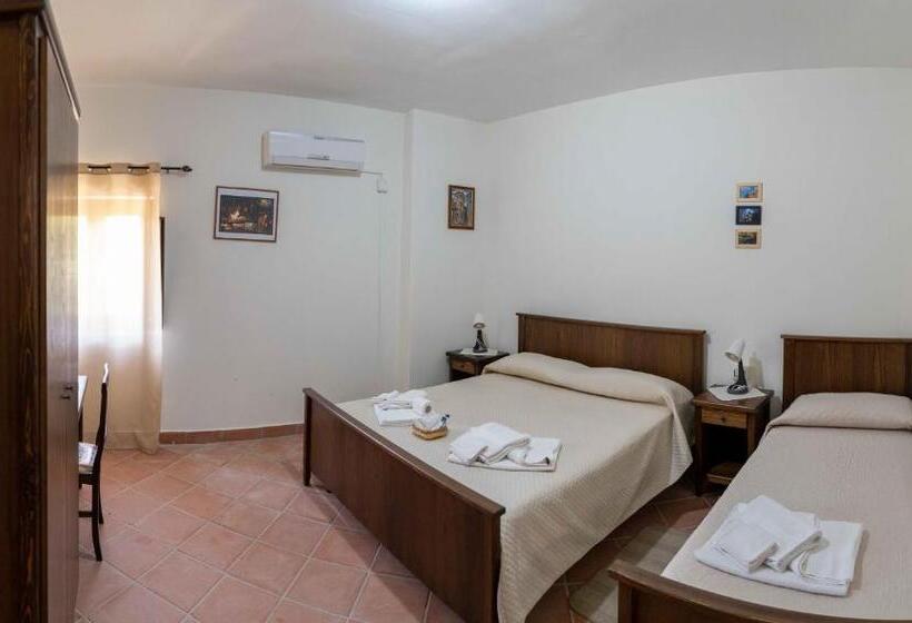 带景观的三人标准房间, B&b Aria Antica