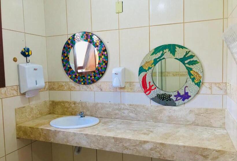 Quarto Estandar Banheiro Compartilhado, Terra Do Sol Pousada E Hostel