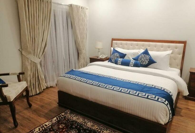 اتاق لوکس با تخت بزرگ, Khattak Lodge Murree