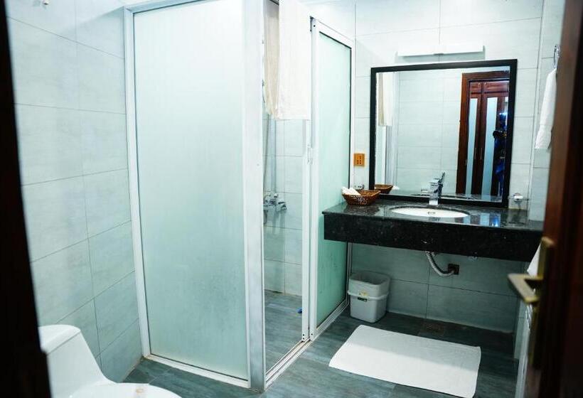 اتاق لوکس با تخت بزرگ, Khattak Lodge Murree