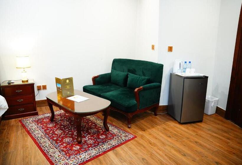 اتاق لوکس با تخت بزرگ, Khattak Lodge Murree