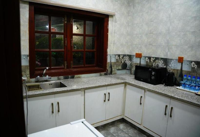 سوئیت 2 خوابه, Khattak Lodge Murree