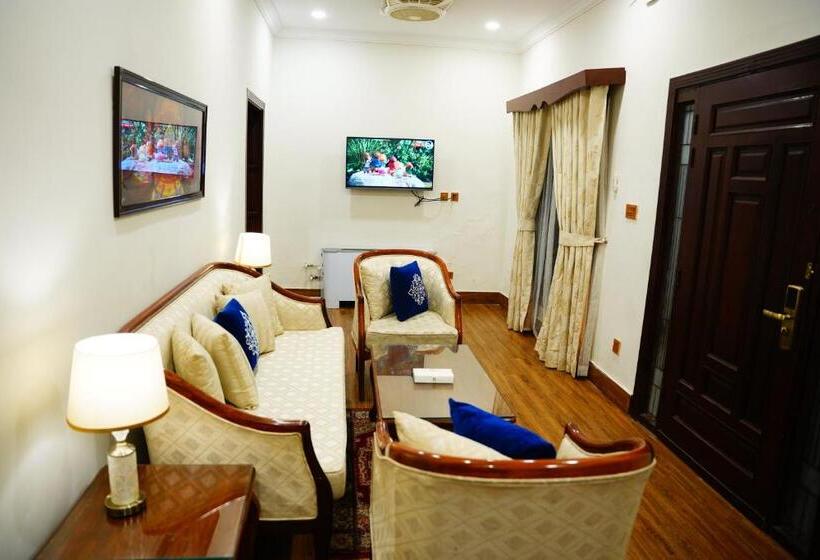 سوئیت 2 خوابه, Khattak Lodge Murree