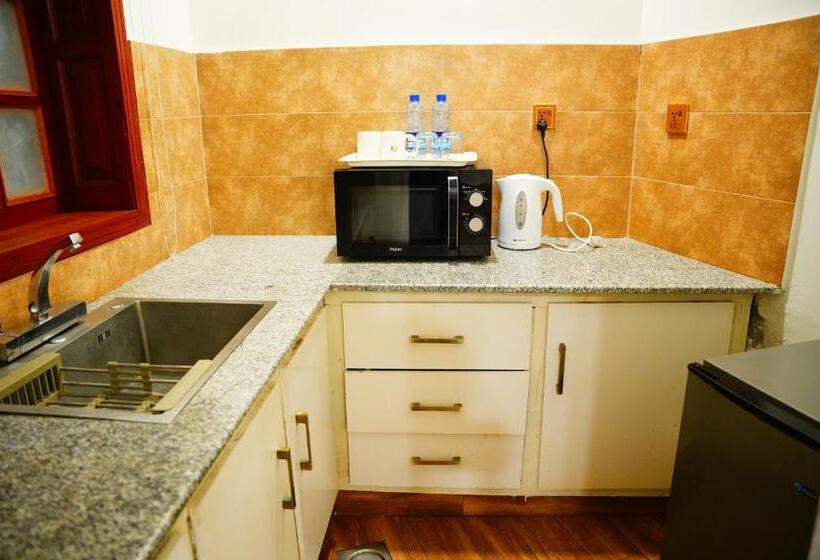 سوییت لوکس, Khattak Lodge Murree