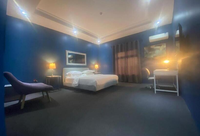 اتاق لوکس با تخت بزرگ, Muse Boutique