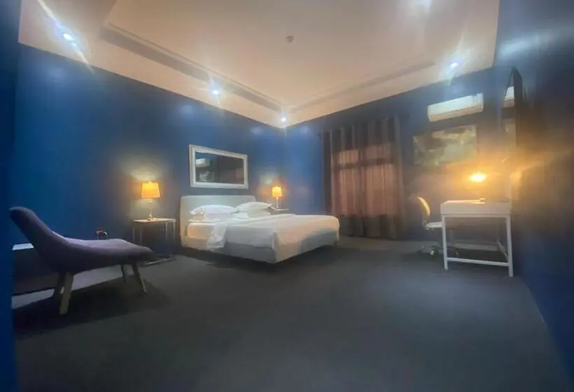 اتاق لوکس با تخت بزرگ, Muse Boutique