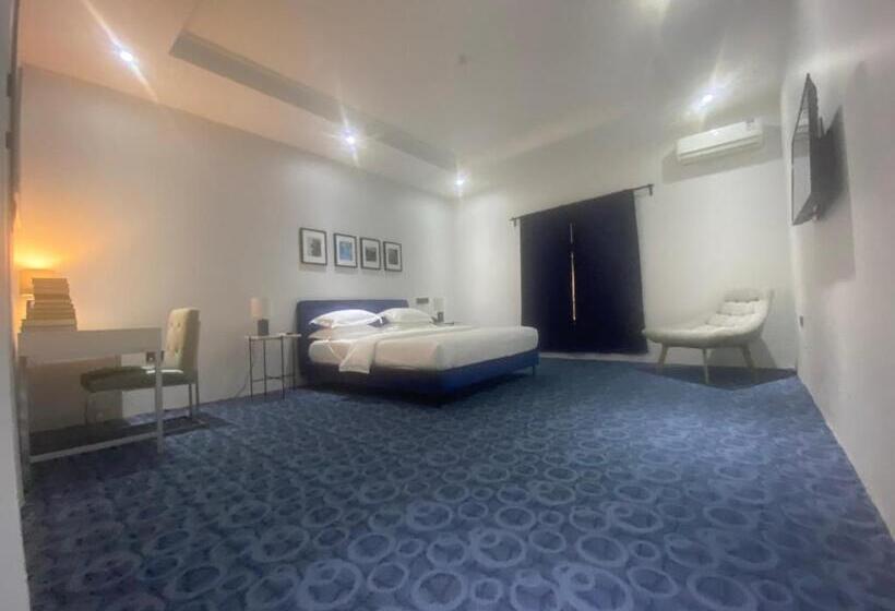 اتاق لوکس با تخت بزرگ, Muse Boutique