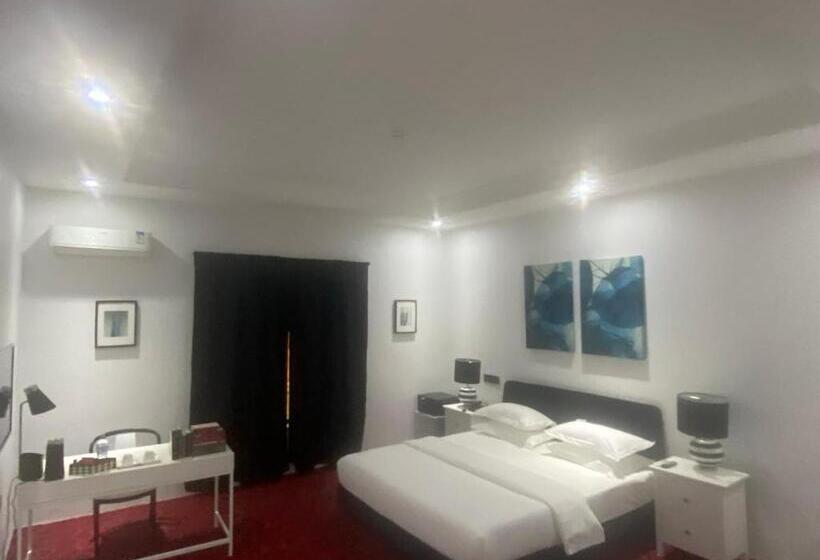 اتاق لوکس با تخت بزرگ, Muse Boutique