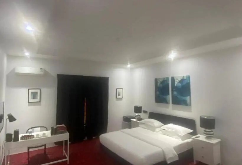 اتاق لوکس با تخت بزرگ, Muse Boutique