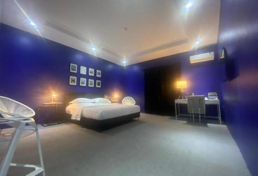 اتاق لوکس با تخت بزرگ, Muse Boutique