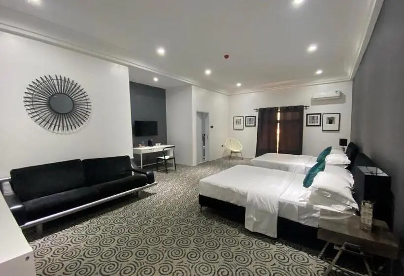 سوییت خانوادگی, Muse Boutique