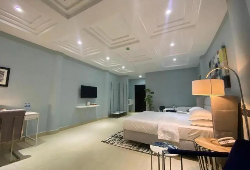استودیوی استاندارد, Muse Boutique