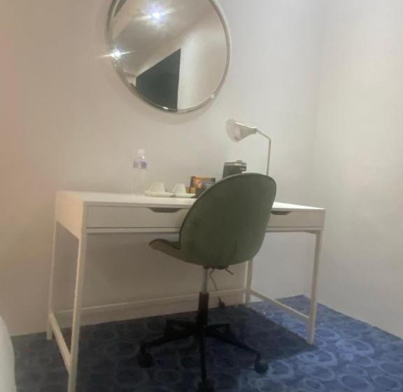 استودیوی لوکس, Muse Boutique