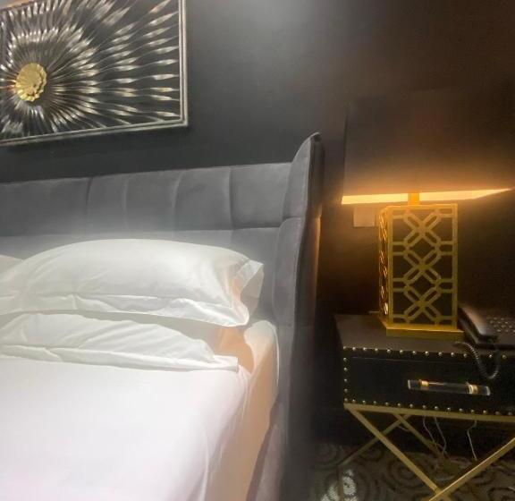 سوئیت پرزیدنت, Muse Boutique