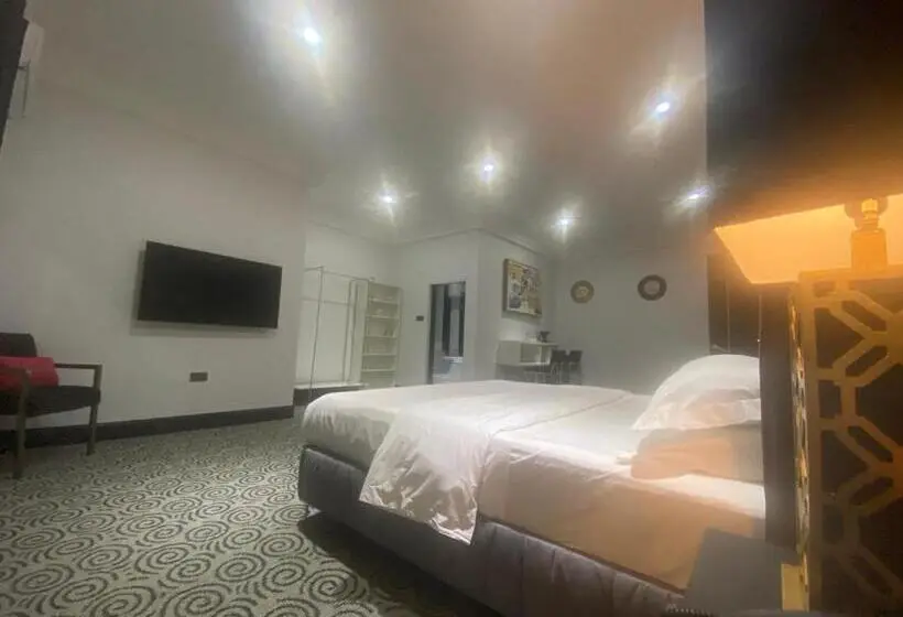 سوئیت پرزیدنت, Muse Boutique