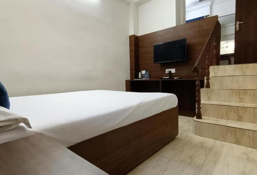 Номер Deluxe, Saluja