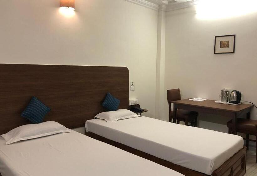 Номер Deluxe, Saluja