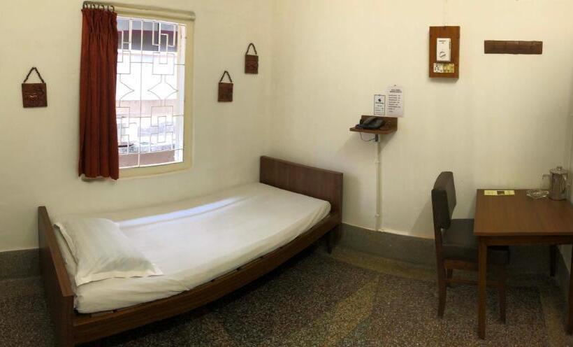 Номер Стандарт Индивидуальный Совместная Ванная, Saluja