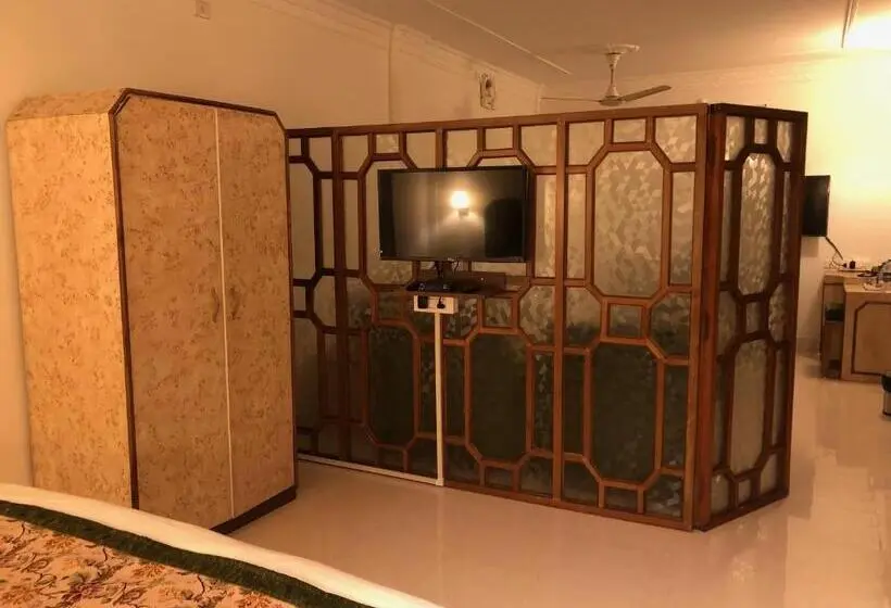 سوییت, Saluja