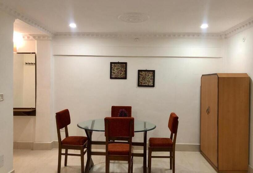 Семейный Номер, Saluja