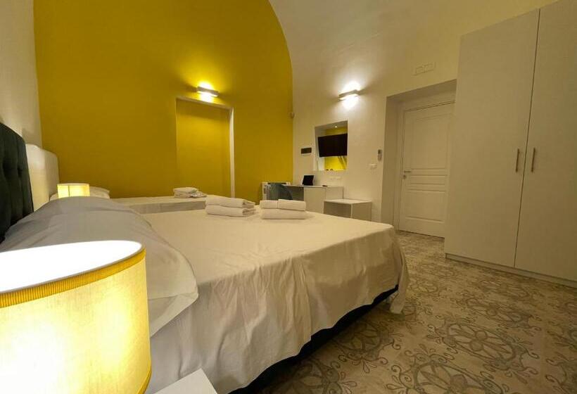 四人标准间, Donna Grazia Relais