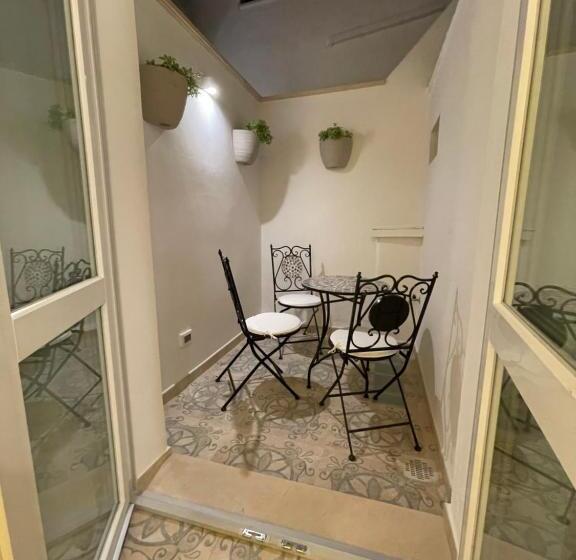 四人标准间, Donna Grazia Relais