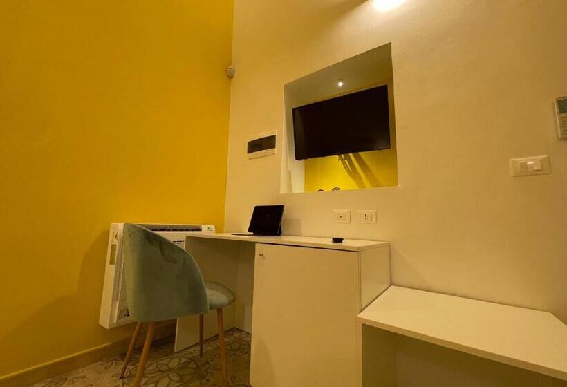 四人标准间, Donna Grazia Relais