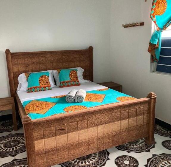 スタンダードトリプルルーム, Malaika House Paje