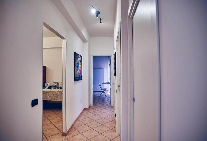 スタンダードトリプルルームの外観-バスルーム, Travelershome 7metri Guesthouse