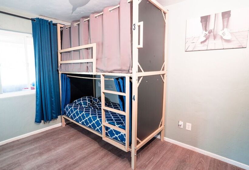 ルームシェアのワンベッド, California Dreams Hostel Ocean Beach