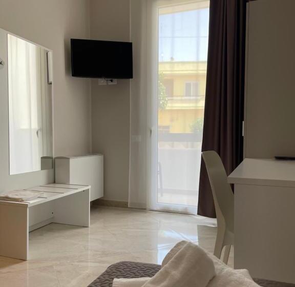 غرفة قياسية فردية مزودة بشُرفة, Karpignàna