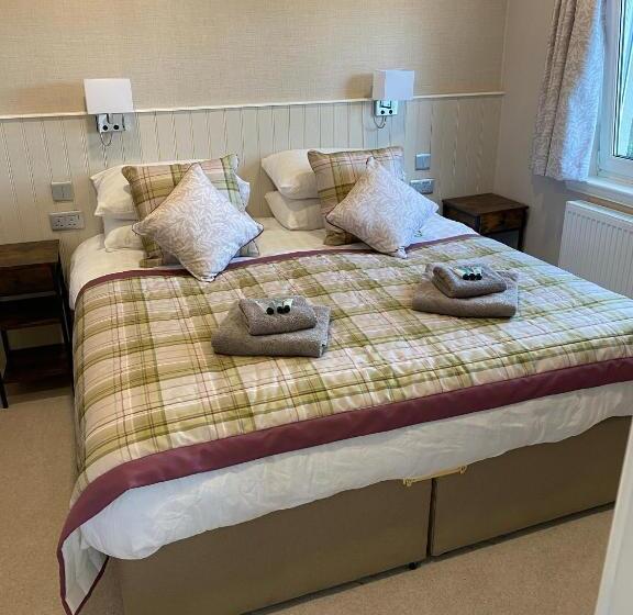 Номер Deluxe, Adrian S Guest House