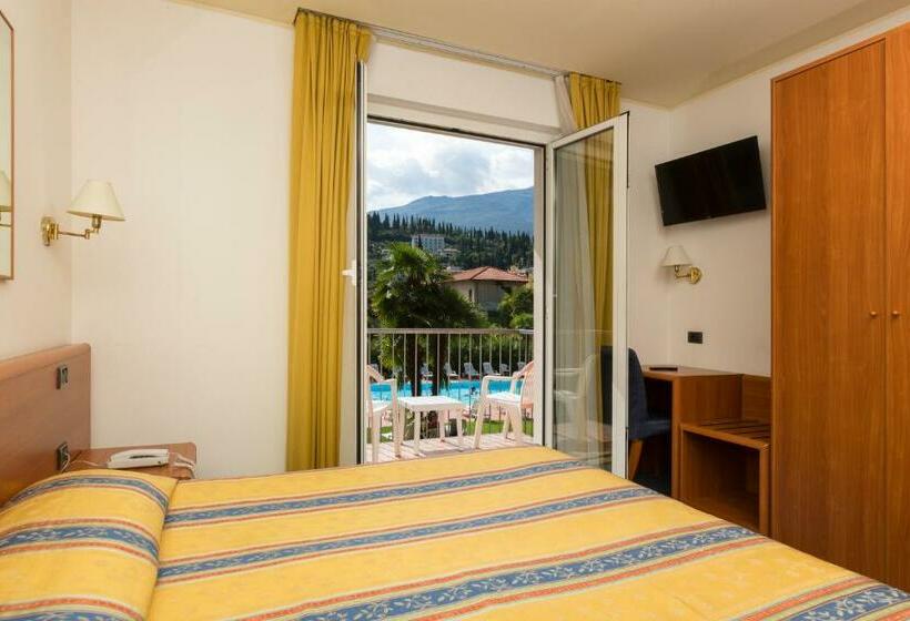 חדר סטנדרט נוף לגינה, Brione Green Resort