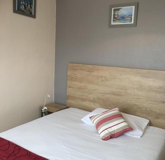 Номер Стандарт Индивидуальный, Brit Hotel Des Halles