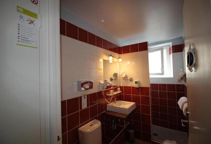 Номер Престиж, Brit Hotel Des Halles