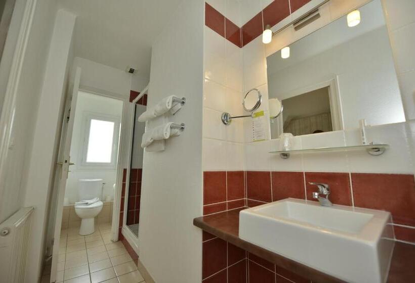 Номер Комфорт, Brit Hotel Des Halles