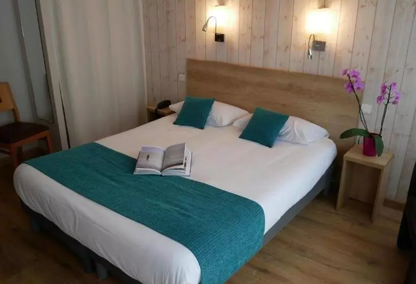 اتاق خانوادگی, Brit Hotel Des Halles