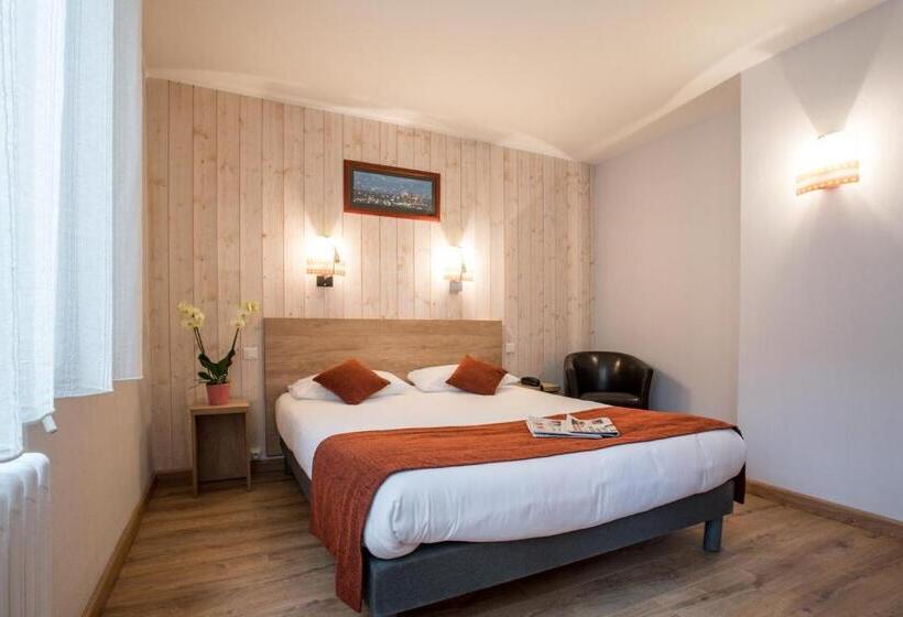 Семейный Номер, Brit Hotel Des Halles