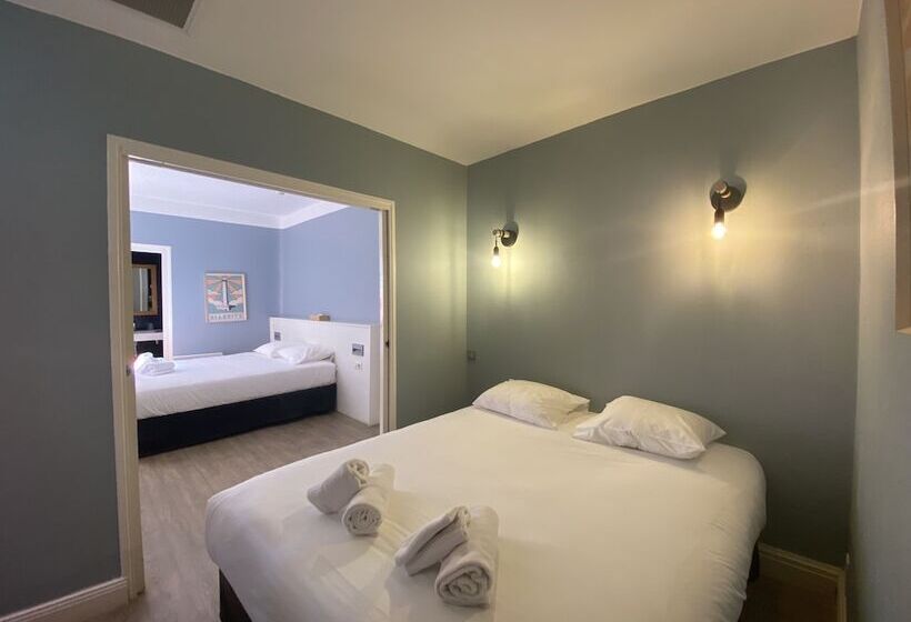 غرفة عائلية, De L Ocean