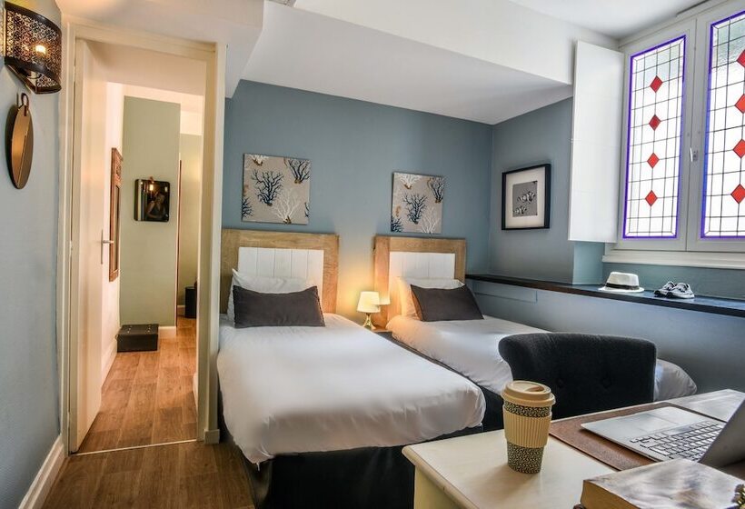 غرفة عائلية, De L Ocean