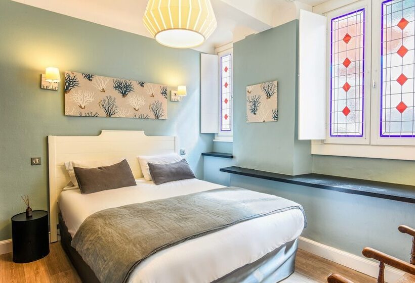 غرفة عائلية, De L Ocean