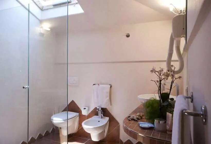 Standard Kolmen Hengen Huone, Derby