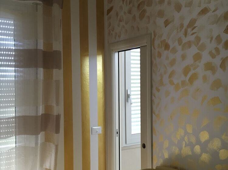 スタンダードトリプルルーム, Derby