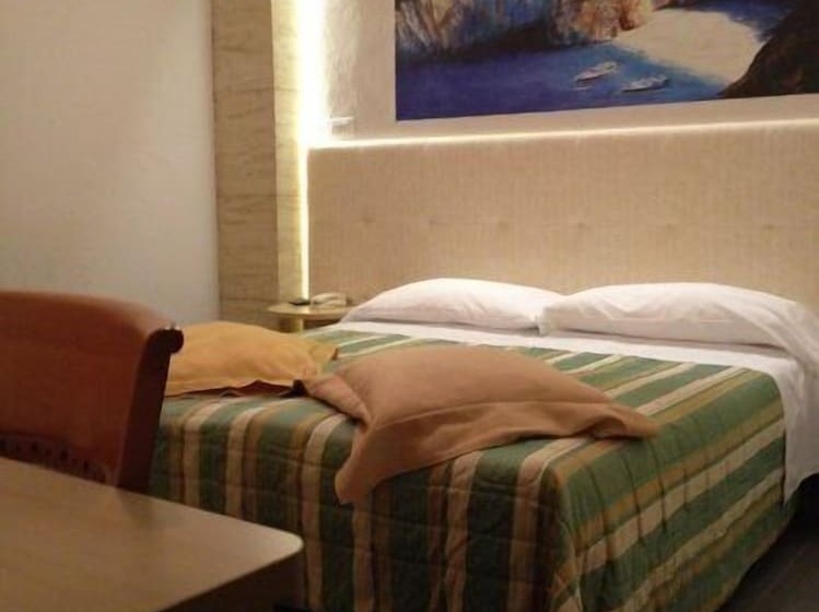 スタンダード４人部屋, Derby