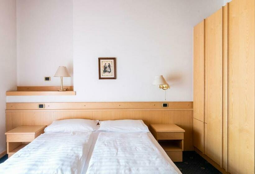 חדר סטנדרט, Garni Aritz