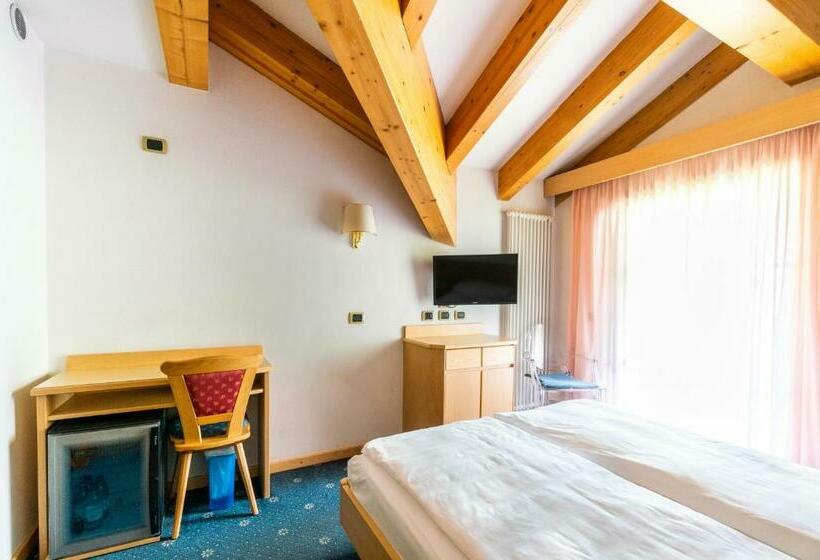 סוויטת ג'וניור, Garni Aritz