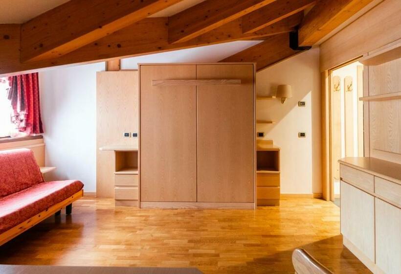 סוויטת פנטהאוז, Garni Aritz