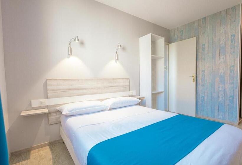 اتاق خانوادگی, Grand Cap Rooftop Pool