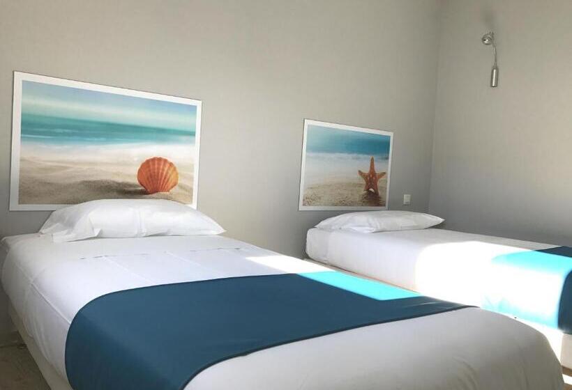 اتاق خانوادگی, Grand Cap Rooftop Pool