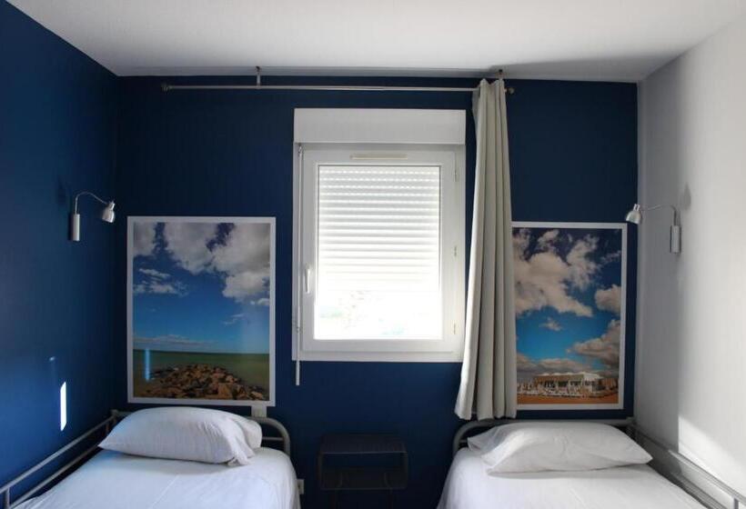 اتاق خانوادگی, Grand Cap Rooftop Pool